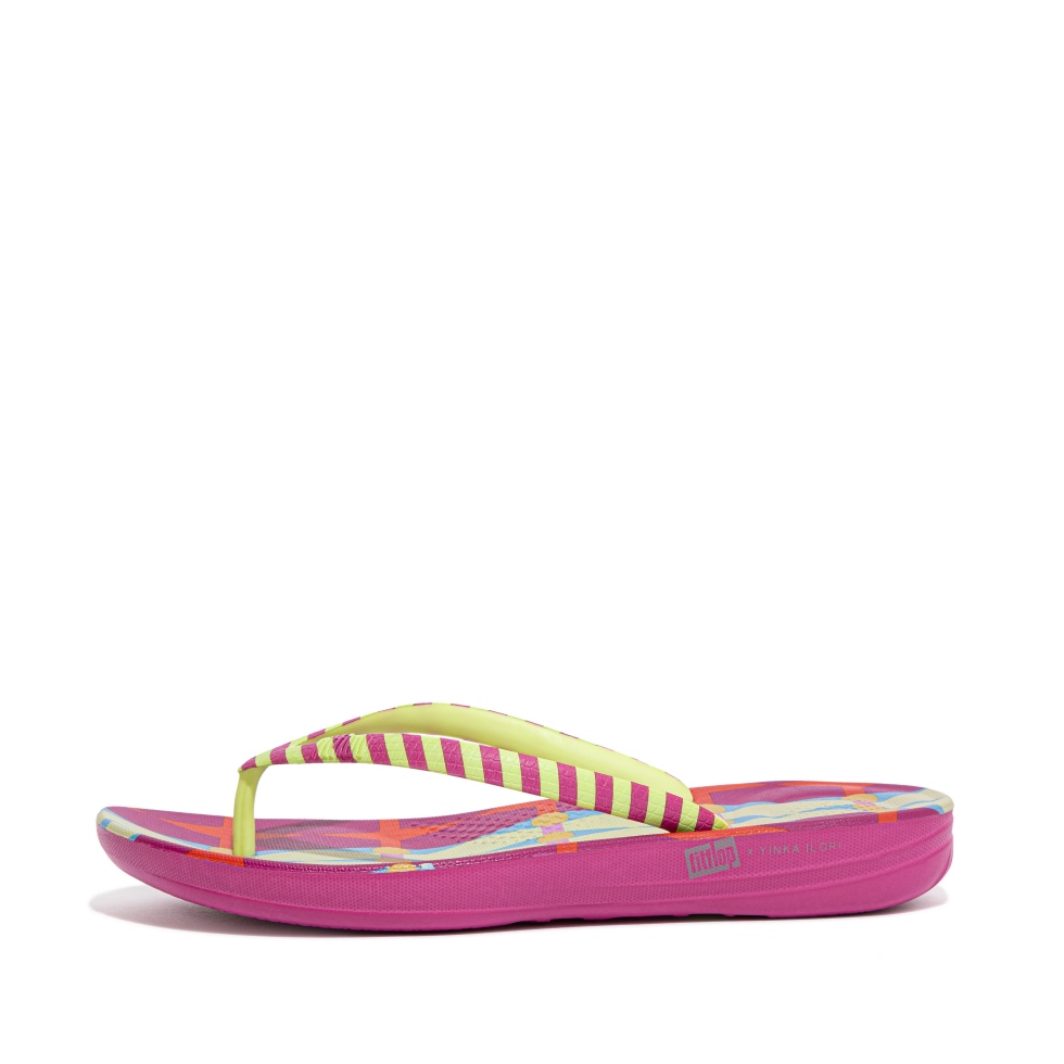 Fitflop Iqushion X Yinka Ilori شبشب ليمون-فوشيا